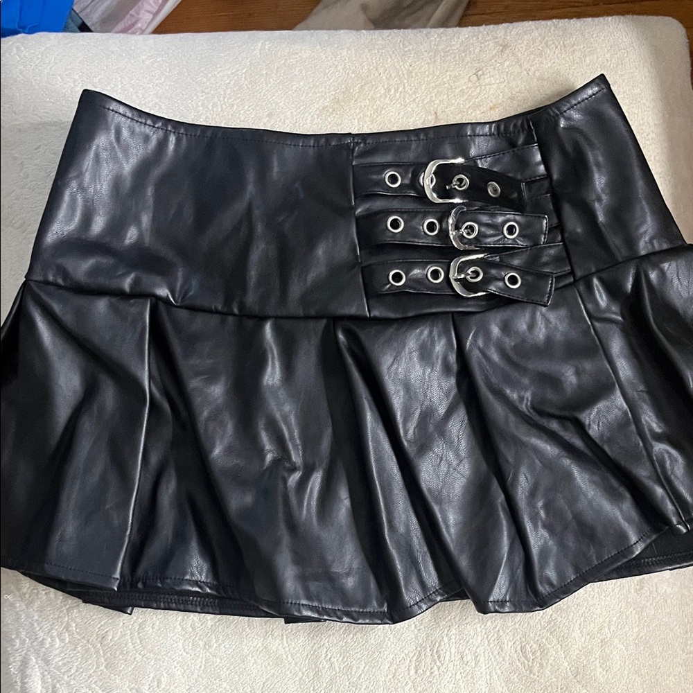 black mini skirt